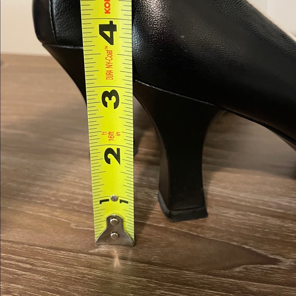 Bellini Shoes Women Size 9W Black White Trim Accents Mid-Height Heel Square Toe - Picture 9 of 10